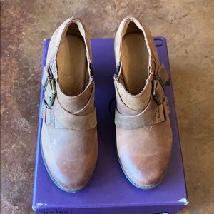 Indigo by Clark’s heeled bootie